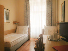Welcome in your comfortable and exclusive hotel in Vienna city!<br />We are alre  Twin Room | Hotel Graf Stadion Room in boutique hotel vacation rental 53472224