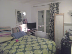 L'appartement est situé en plein coeur du 10ème arrondissement de Paris, près de Heyrieux, France Nid douillet au coeur de Paris ! Private room in rental unit vacation rental 9849921