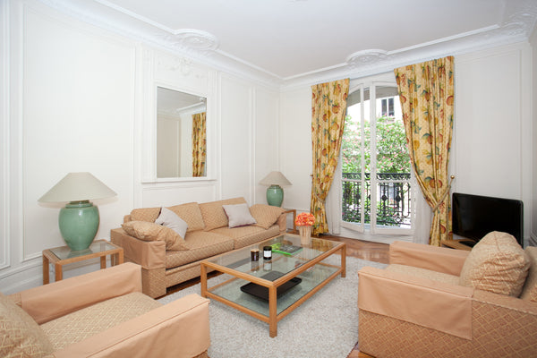 Amazing apartment in front of the Eiffel Tower fully furnished and ideal for a f Paris, France (110m²) Luxury Classic Apartment Entire rental unit vacation rental 2874271