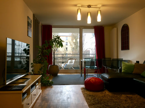 Appartement familial de 80m², convivial et sécurisé, avec sa spacieuse terrasse  Paris, France Confort et calme à Paris. Parking privé & Netflix. Entire condo vacation rental 22895761