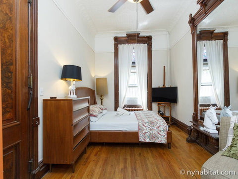 *MUST BE OVER 25. NO EXCEPTIONS* La Sienna is a beautifully furnished Brownstone United States Rental unit in New York · ★4.82 · 1 bedroom · 1 bed · 1 bath Entire rental unit vacation rental 51023989