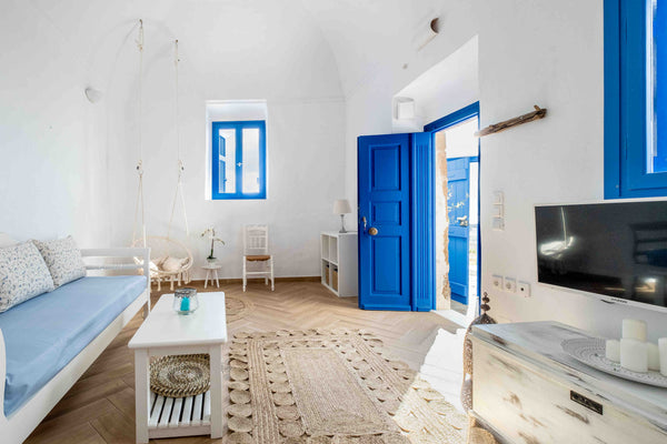 A beautiful renovated traditional house!<br />Two bedrooms, living room and a fu Greece Verina villa Traditional cave house Cycladic home vacation rental 51752411