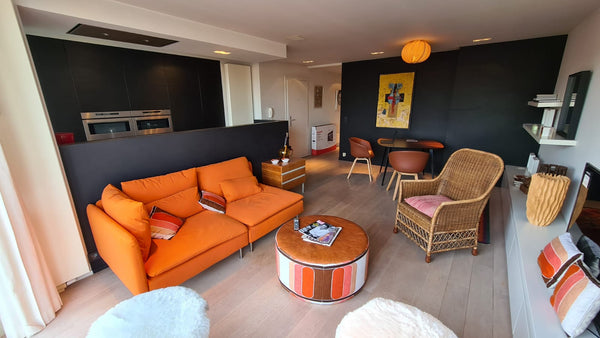 Mon appartement est idéalement situé dans une rue calme qui donne dans la rue an Kortrijk, Belgium Bel appartement dans quartier huppé Entire rental unit vacation rental 47445893