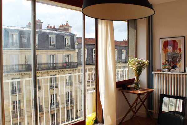 L'appartemment fait 28m2 : une chambre/salon, une cuisine séparée, une salle de  Paris, France Studio agréable proche République Entire rental unit vacation rental 20881649