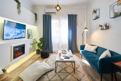 This fully renovated flat is located roughly 15-20 minutes from Acropolis in a q San Francisco, California, United States The "LoveBox" by SPACEERS Entire condo vacation rental 53944639