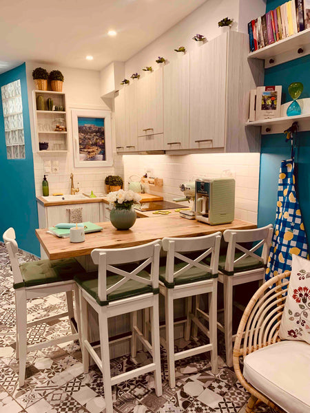 Theodorable’s blue home is a quiet apartment in the center of Athens! Near to th Athens, Greece Theodorable Blue Home Down Town Athens so Athenian Entire condo vacation rental 53398509