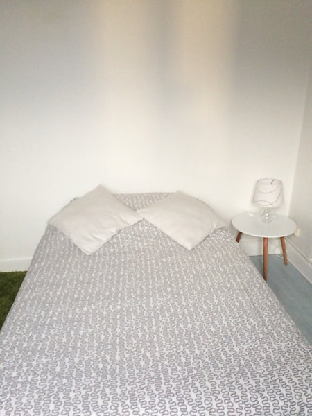 Appartement de 60m2, calme, proche de commodités (métro D, tram T4, magasins). N Lyon, France Appartement chaleureux Private room in rental unit vacation rental 9377717