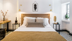 Stay in the Heart of Fira – <br />Located in the Fira City Centre district of Fi  Amellot Art Suites -Cozy Suite with Hot Tub Room in hotel vacation rental 32733597
