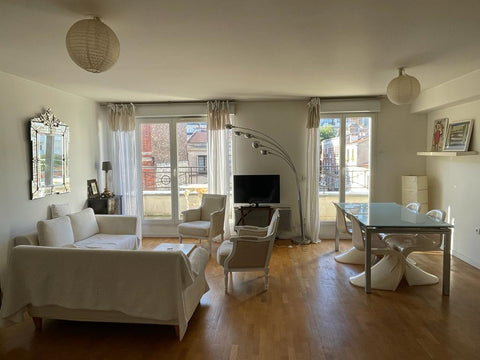 Beautiful apartment. Lots of light and very quiet. Fourth floor with elevator. F Paris, France Beautiful apartment full of light with balcony Entire rental unit vacation rental 8838209