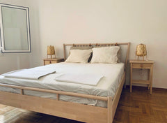  Paris, Île-de-France, France Appart /terrasse/ lumineux / Centre d’Athenes Entire condo vacation rental 38086468