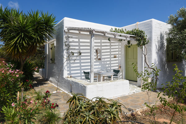 lΟ χώρος μας είναι κατάλληλος για ζευγάρια, οικογένειες (με παιδιά) και κατοικίδ Paros, Greece 2 Olives quiet studio close to the  beach Cycladic home vacation rental 13423589