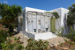 lΟ χώρος μας είναι κατάλληλος για ζευγάρια, οικογένειες (με παιδιά) και κατοικίδ Paros, Greece 2 Olives quiet studio close to the  beach Cycladic home vacation rental 13423589