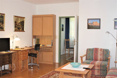 Ganz in der Nähe von Schönbrunn befindet sich im grünen 13. Bezirk in ruhiger Um  Helle Wohnung in der Nähe von Schönbrunn Entire serviced apartment vacation rental 45540595