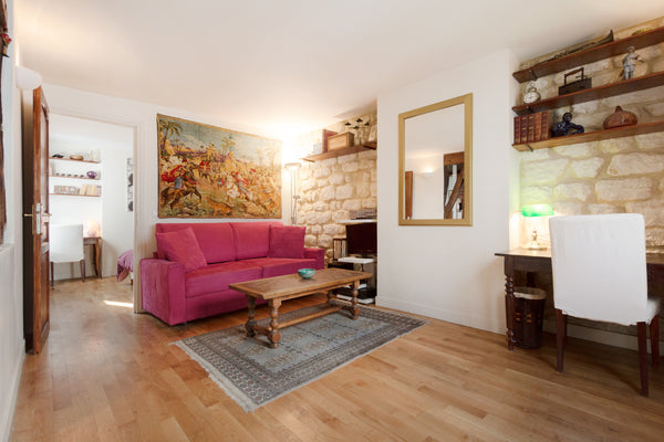 VERY CONVENIENT, WITH THE BEST LOCATION !<br /><br /><b>The space</b><br />PLEAS Paris, France MARAIS - 2ROOMS APT - 2/4 PEOPLE Entire rental unit vacation rental 7397