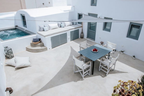 il Melograno is just 2 km away from the main town Fira. Easy to access by car, n Thera, Greece il Melograno Traditional Cave House Cycladic home vacation rental 7321342