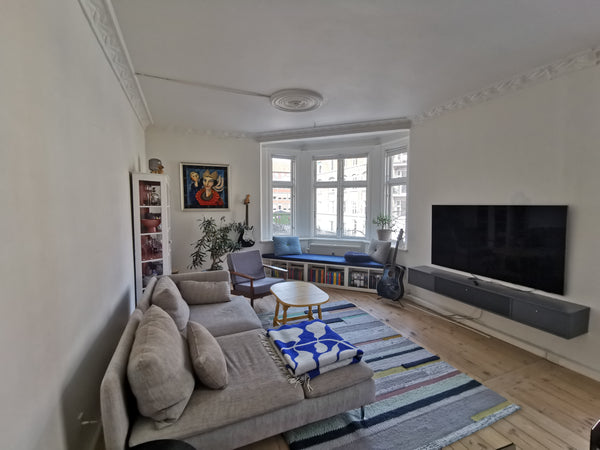 Boligen er stor og rummelig med alt hvad I behøver for et ferieophold eller lign  Skøn lejlighed med hyggelig baggård Entire condo vacation rental 603344513365767712