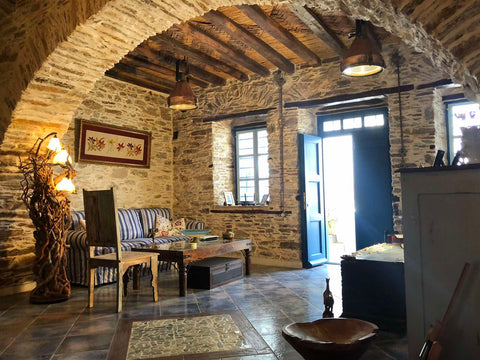 Traditional 120 sq.m. stone house with a spacious yard, just 3 minutes walking d Elliniko, Greece Traditional stone house Entire townhouse vacation rental 620118625105449708