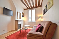 Bel appartement de 2 pièces de 28 m² au  deuxième étage sans ascenseur. Belle vu Paris, France Eglantine, 1BR/1BA for 2 people Entire rental unit vacation rental 2581327