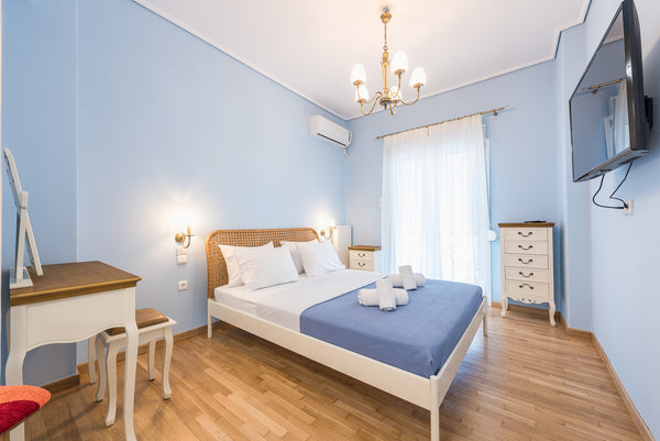 This lovely apartment locates in Thissio area, a breath away from Acropolis hill Athens, Greece Thissio Cocoon For Two Entire rental unit vacation rental 37381788