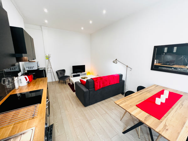 Idéalement placé, il se situe à quelques pas de la gare de part dieu de son cent Lyon, France Nid Douillet chic Proche Gare part dieu Entire rental unit vacation rental 700398481167534257