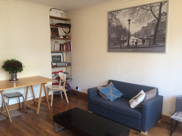 L'appartement est grand et lumineux. Il est idéalement placé entre Gare du Nord, Paris, France Chambre grand appartement Paris 10e Private room in rental unit vacation rental 9656672