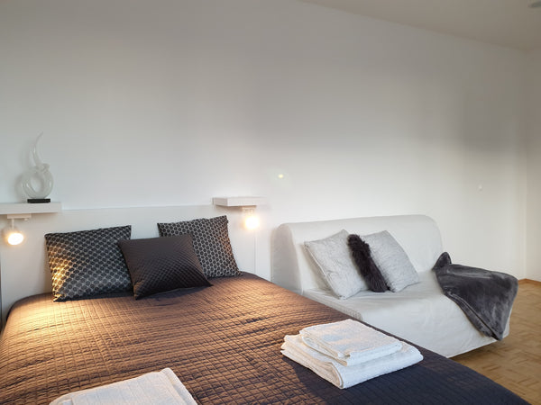 Our small and brand newly renovated studio consists of a living room with a<br / Vienna, Austria Sunny Home, free parking Entire rental unit vacation rental 40994506