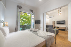The Athens Bright Suite by Cloudkeys is a two-bedroom apartment with elegant dec Athens, Greece Athens Bright Suite by Cloudkeys Entire rental unit vacation rental 51974764