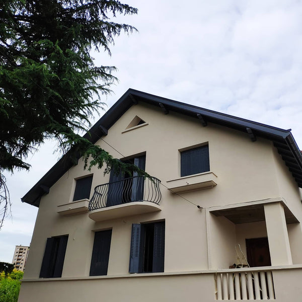 Passez un agréable séjour dans cet hébergement<br /><br /><b>License number</b>< Lyon, France Appartement de 95M2 plus parking Entire rental unit vacation rental 734654078796934236