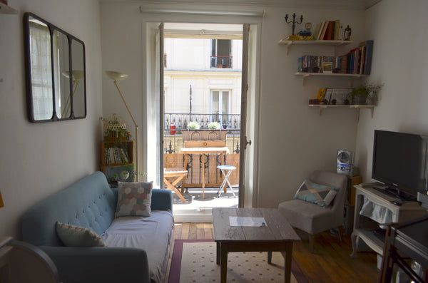This 24m² charming and cosy is perfect to stay in Paris. The balcony is sunny un Paris, France Charming studio, sunny balcony Entire rental unit vacation rental 12909785