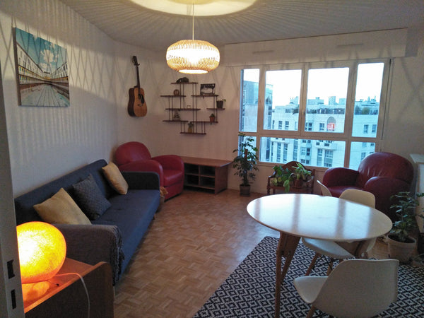 Nous vivons ici tous les deux depuis 7 ans. L'appart est situé à 2 secondes du m Paris, France Appart de 70m2  métro Belleville + parking gratuit Entire rental unit vacation rental 15505846