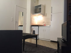 Studio de 23m carré situé dans une résidence calme et sécurisée, au rez-de-chaus Saint-Jean-d'Illac, France Studio quartier Luxembourg, 5e arr Entire rental unit vacation rental 23768639