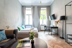 Our classy & compact studio shines for its central location and proximity to maj Vienna, Austria Explore the city from a classy & compact studio Entire serviced apartment vacation rental 53887252