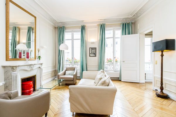 Styleful, typically Parisian appartment located (84 m) in the heart of Paris (8t Paris, France CENTRAL PARIS IN STYLE Entire rental unit vacation rental 2559401