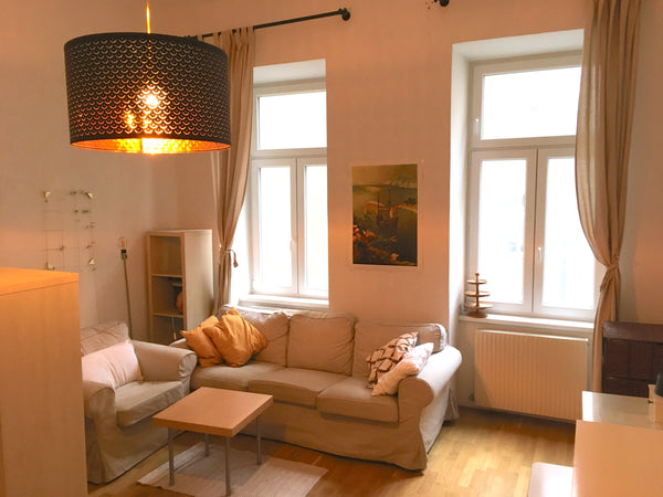 You are renting a beautiful, bright room with high walls within a house built in Mintraching, Germany Big, cozy room in central location Private room in rental unit vacation rental 594798316486635895