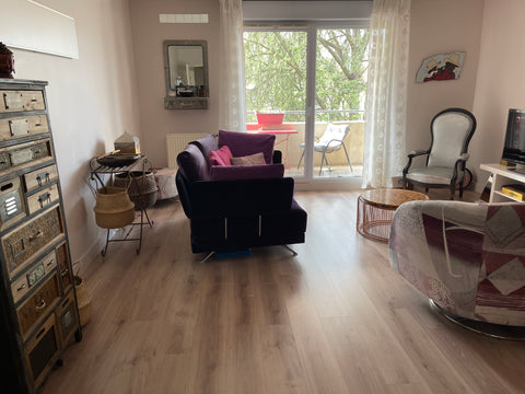 Appartement de 90 m2, lumineux, spacieux et calme  avec ascenseur. Idéalement pl  Chambre Privée - Accueil Femme uniquement Private room in condo vacation rental 713663180940639715