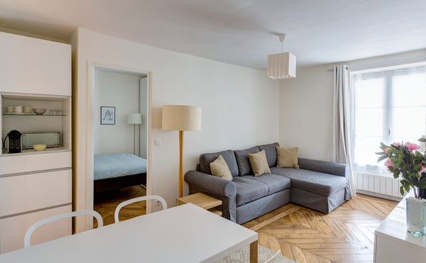 Three rooms, completely new, 538 sq. ft., perfectly equipped, in the very heart  Paris, France New apartment, 2 rooms, Madeleine/Louvre Entire rental unit vacation rental 5743279
