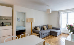 Three rooms, completely new, 538 sq. ft., perfectly equipped, in the very heart  Paris, France New apartment, 2 rooms, Madeleine/Louvre Entire rental unit vacation rental 5743279
