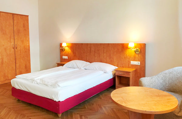 Renovated bright room with 32 sqm offers space for two persons with double bed,  Vienna, Austria Bright doubleroom-shared minikitchen-next s-train Private room in rental unit vacation rental 48670912