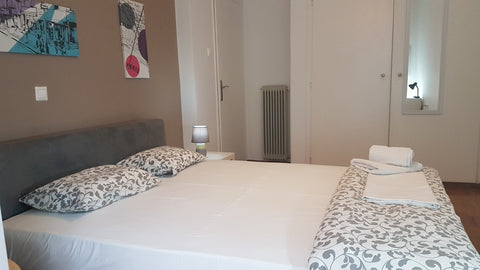 A large apartment of 100 sq.m., sunny, airy and renovated, on the third floor of Athens, Greece Petrol Apartment- Athens Center, 4 BD, 1 BATH Entire condo vacation rental 48966954