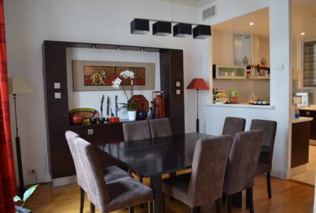 Our stunning appartment with contemporary lines and ultimate state of the art ki Paris, France Modern luxurious Parisian apartment Entire rental unit vacation rental 10007224