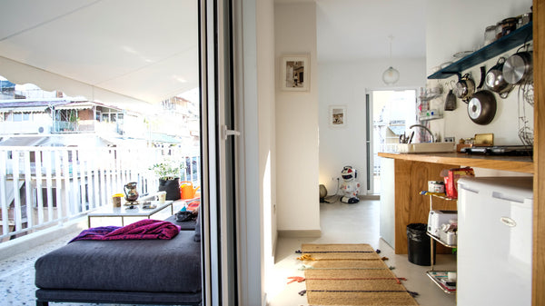 Hello we are Florian and Nadja, we rent our minimal little rooftop studio.<br /> Athens, Greece ❤ of Athens - central nice ROOFTOP flat Entire rental unit vacation rental 33484341