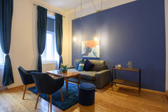 Newly renovated,charmingly styled 2 bedroom apartment with lots of bright daylig Vienna, Austria Charming Belvedere Area "Blue Flat" Entire rental unit vacation rental 22902993