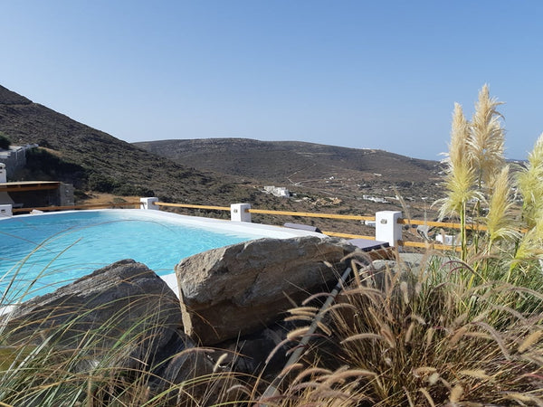 Breeze, is a really sweet home of 60 m2 with amazing sea view, just 3 klm from P Paros, Greece 