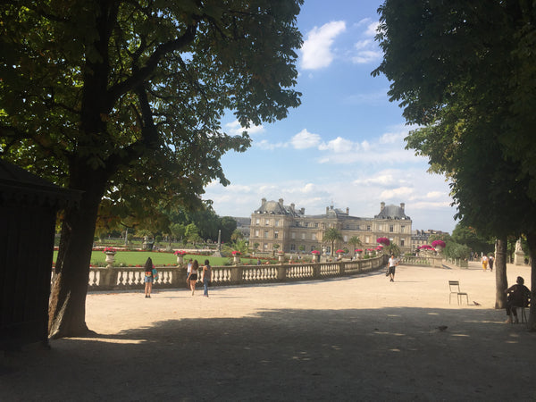 Charming cosy apartment (30 sqm), clear, calm and sunny in the main center of Pa Paris, France Charming apartment close to Luxembourg garden Entire rental unit vacation rental 13717729