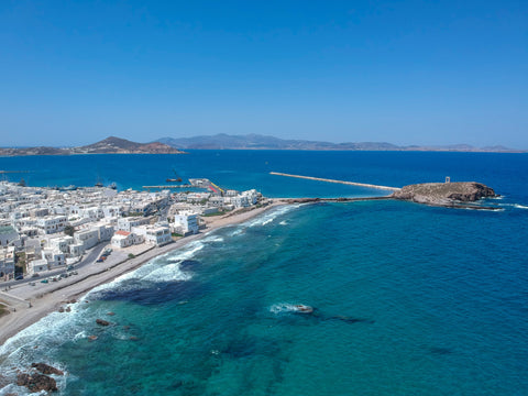 In Naxos town, 1 km form the port or the center (3 minutes drive or 12-14 minute Athens, Greece Naxos town ground floor apartment 10 min from port Entire rental unit vacation rental 51496881