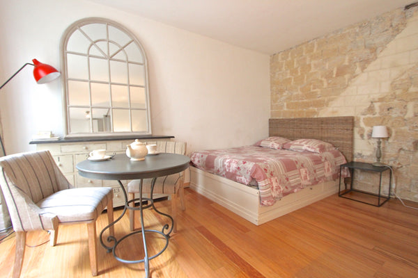 <b>The space</b><br />APARTMENT INFORMATION<br /><br />This charming 21 m2 (230  Paris, France Charming Studio - Heart of Marais Entire rental unit vacation rental 193632