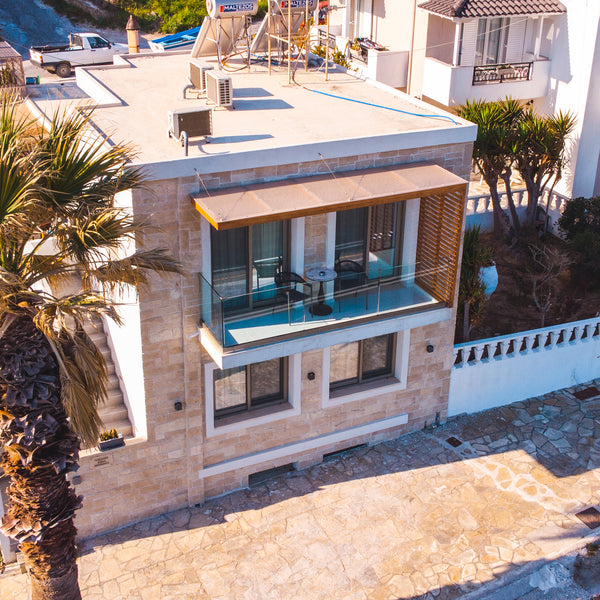 La Thronos Aqua Residence est un lieu unique et privatif qui permet de se repose  Τhronos Aqua Residence : a Sea View Luxury Villa Entire home vacation rental 50627389