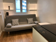 Cosy 9m2 studio at Champs Elysées. Great location, close to all amenities and hi Paris, France Cosy 9m2 studio at Champs Elysées Private room in rental unit vacation rental 29554203