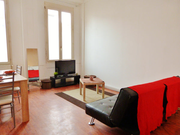 Mon logement est parfait pour les couples et les voyageurs en solo. Lyon, France Appartement RDC Entire rental unit vacation rental 13328052