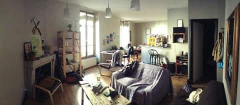 Bonjour, <br /><br />l'appartement est très chaleureux et très bien placé dans L Grenoble, France Appartement 5 personnes chaleureux Entire rental unit vacation rental 39694652